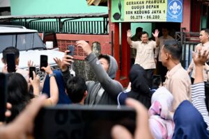 Timur Tengah Kacau, Prabowo Jamin MBG untuk Anak Bangsa, Bukan Dikorupsi