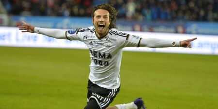 Liverpool kalahkan Man City, rekrut pemain AS dan rahasia performa Mo Salah