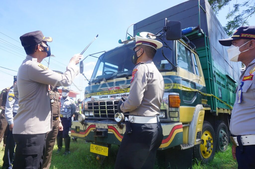 Penjelasan Kemenhub tentang Pengawalan TNI pada Truk Kontainer Sumbu Tiga