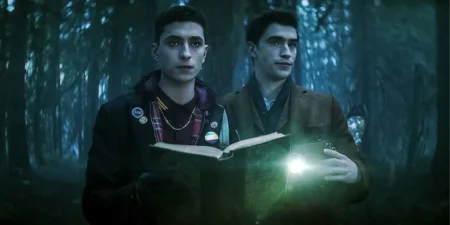 5 rekomendasi film dan serial detektif penuh misteri dan lucu