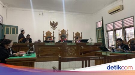 Kurir Bawa 50 Kg Sabu dan 20 Ribu Pil Ekstasi dari Malaysia dengan Upah Rp70 Juta