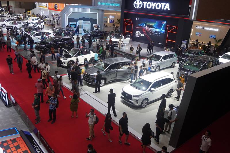 Mobil Hybrid Terjangkau di IIMS 2026, XL7 dan Veloz Jadi Pusat Perhatian