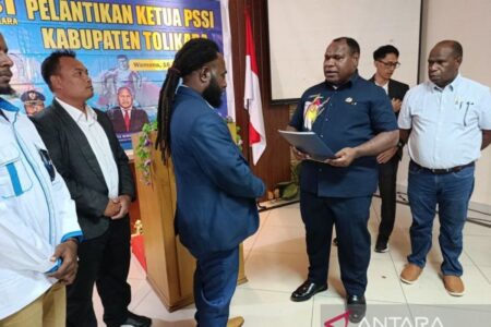 Tidak Ada Larangan Gubernur Jadi Ketua PSSI Papua, Ini Kata Relawan
