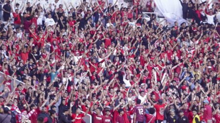 Alasan Fandi Pilih Nonton Timnas di Luar GBK Pakai Jersey Bertanda Tangan Kluivert