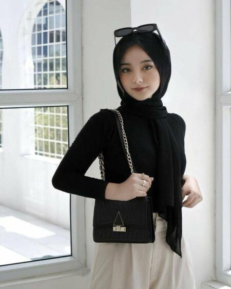 8 pilihan warna hijab yang cocok untuk semua warna pakaian