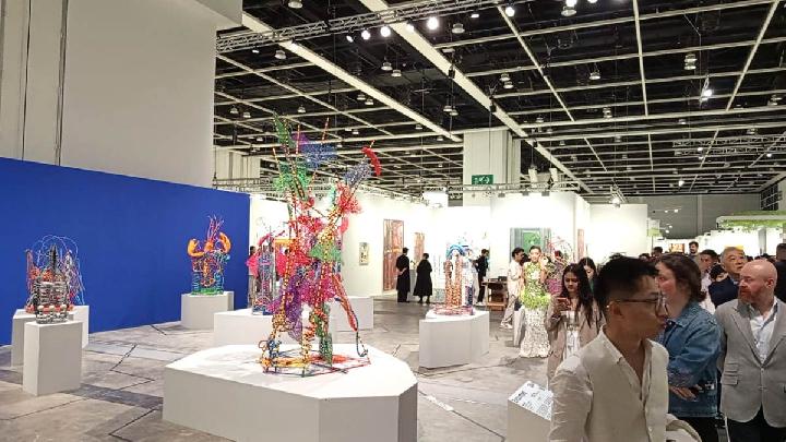 Karya Seni Laku Keras di Art Basel Hong Kong 2026