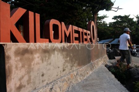 Tugu Kilometer Nol Diserbu Pengunjung