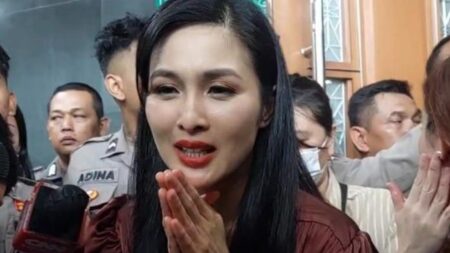 Perhiasan Sandra Dewi dilelang, ini profil artis Babel yang menarik
