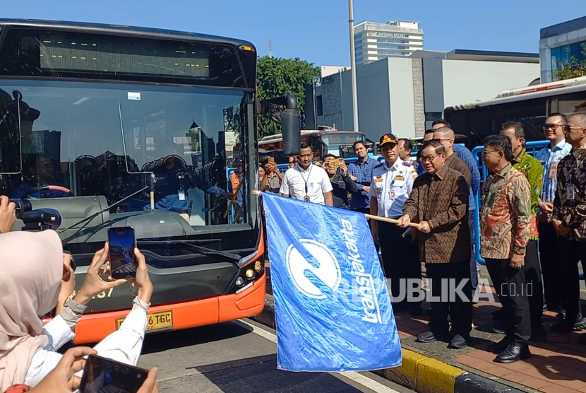 Satu Tahun Beroperasi, Transjabodetabek PIK 2–Blok M Angkut 1,4 Juta Penumpang