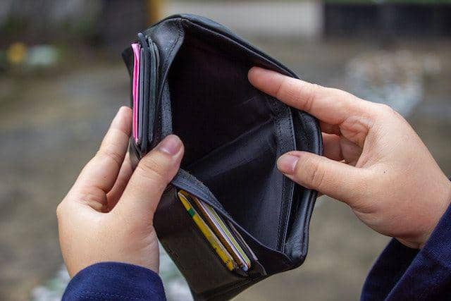 5 Perbedaan Kecemasan Keuangan dan Hanya Boros, Wajib Diketahui!