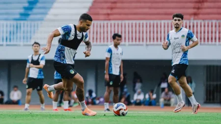 Prediksi skor PSIM vs Madura United 17 Mei 2026: Laga sengit penuh tekanan!