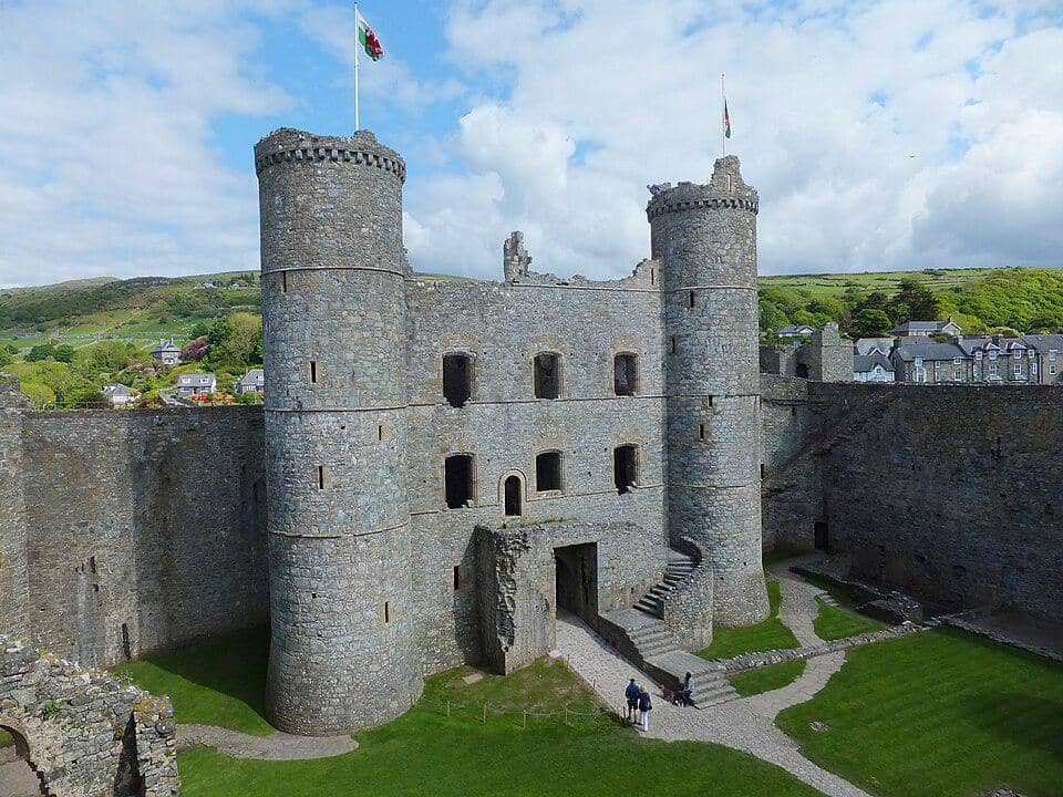 5 Fakta Menarik Kastil Harlech, Benteng Legendaris Wales