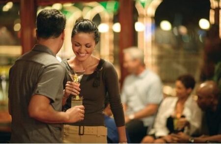 Apa Arti Hopeless Romantic? Ini Dampak Negatifnya