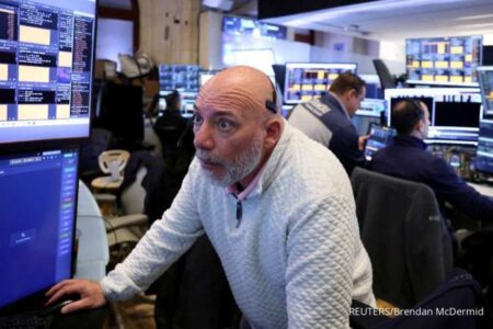 Wall Street Turun Selasa, HPE Naik Dukung AI