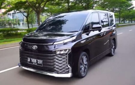 MPV Mewah 7 Penumpang, Harga Toyota Voxy 2025 Bekas Terjangkau