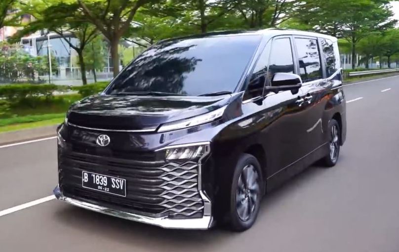 MPV Mewah 7 Penumpang, Harga Toyota Voxy 2025 Bekas Terjangkau