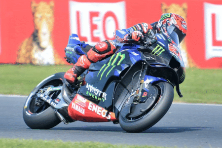 Mengapa Ban MotoGP Ditutupi Sebelum Balapan? Ini Penjelasannya
