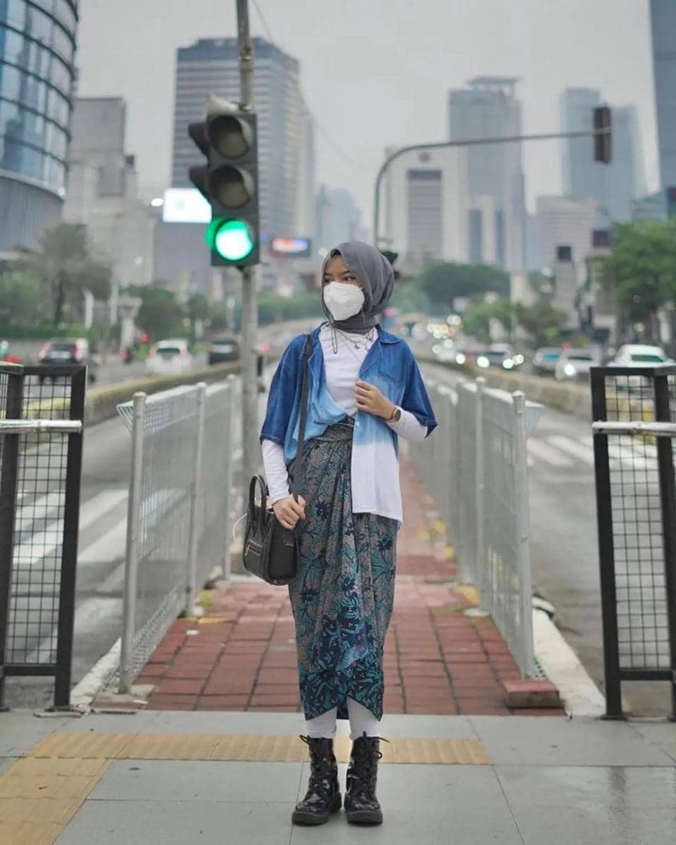 7 gaya OOTD hijab untuk konser, keren dan unik!