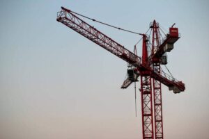 Gaji operator crane di Indonesia, menarik?