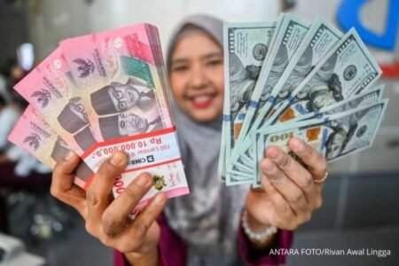 Rupiah Naik 0,75% dalam Seminggu, Ini Prediksi Minggu Depan