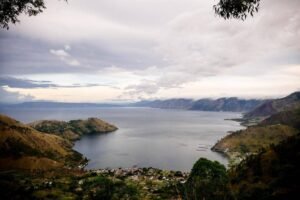 Jangan terkena panas, kunjungi 10 destinasi dingin di Indonesia ini