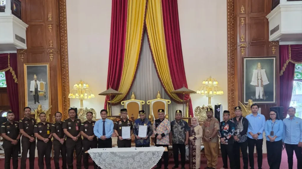 Jaga Warisan Kutai, Kesultanan dan Kejari Kukar Tandatangani Sinergitas