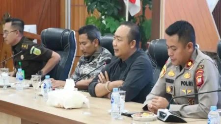 Bupati Ketapang Alex minta kuota Pertalite ke SPBU tak dikurangi, antrean BBM jadi sorotan