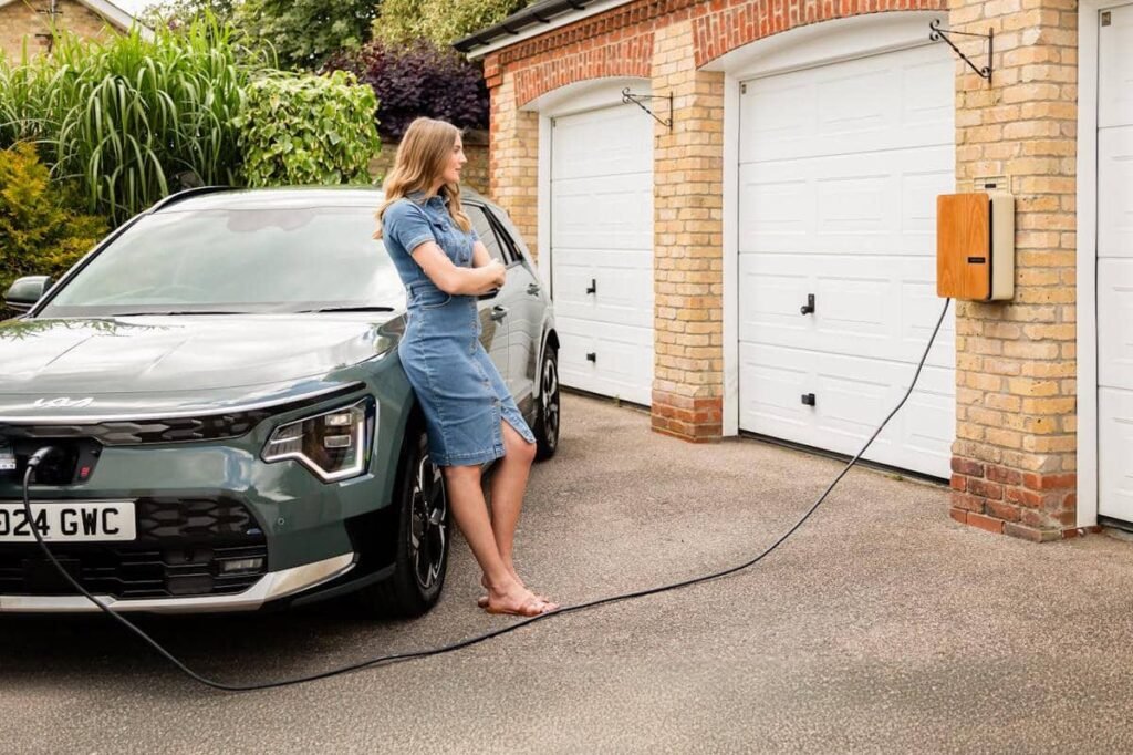 Home Charging vs SPKLU: Mana yang Lebih Ramah di Kantong?