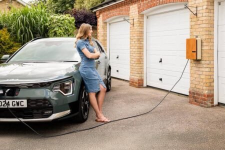 Home Charging vs SPKLU: Mana yang Lebih Ramah di Kantong?