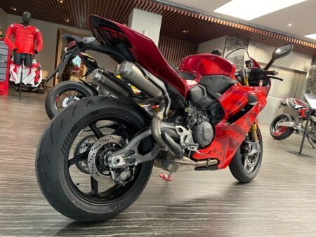 Spesifikasi Panigale V2 Edisi Spesial Marc Marquez: Sang Buas dari Ducati!
